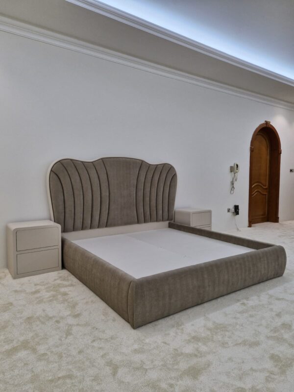 Classic Bed - Image 5