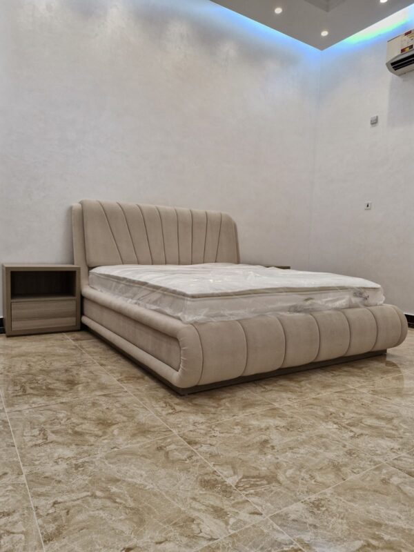 Modern Bed - Image 3