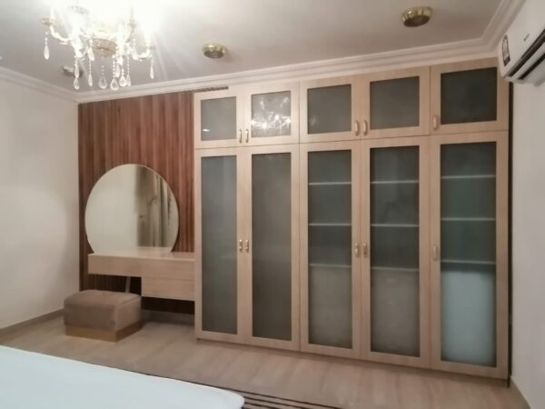 Closets - Image 2
