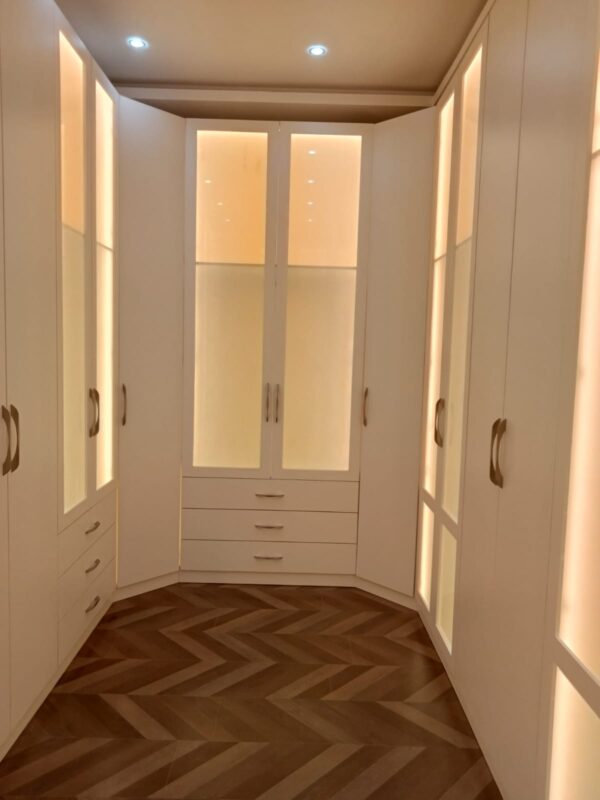 Closets - Image 11