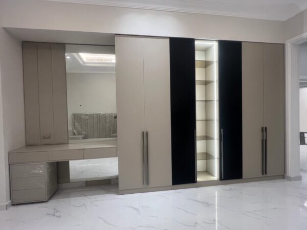 Closets - Image 15