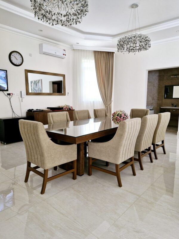 Dining - Image 8