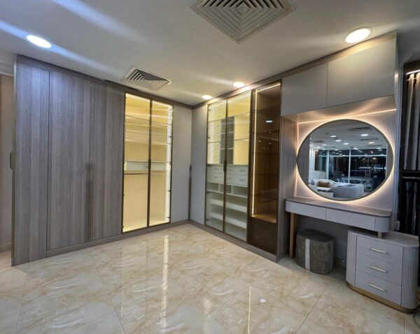 Closets - Image 16
