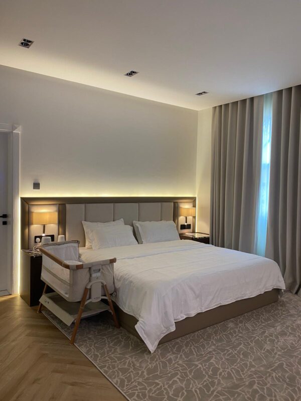 Modern Bed 18 - Image 3