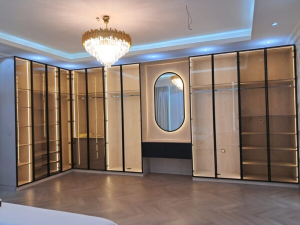 Closets - Image 23