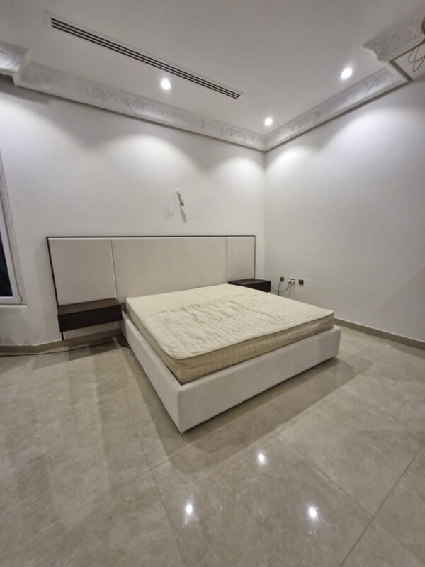 Modern Bed 9 - Image 3